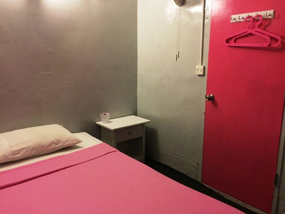 Pink Guest House Бангкок Экстерьер фото