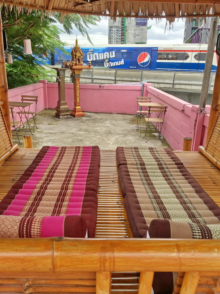 Pink Guest House Бангкок Экстерьер фото