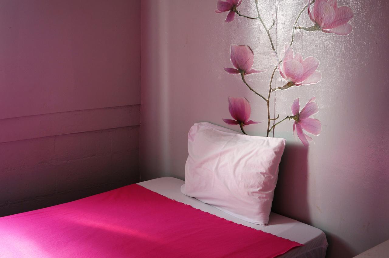 Pink Guest House Бангкок Экстерьер фото